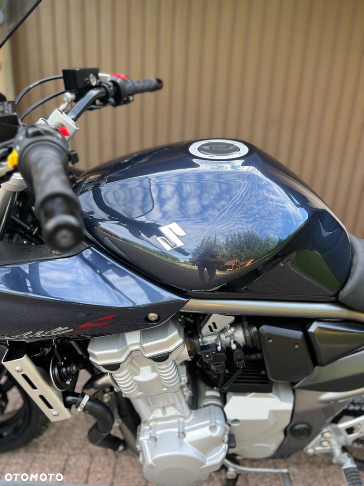 Suzuki Bandit - 22