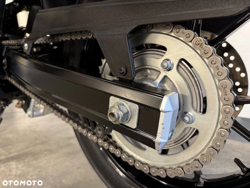 Suzuki V-STROM - 12
