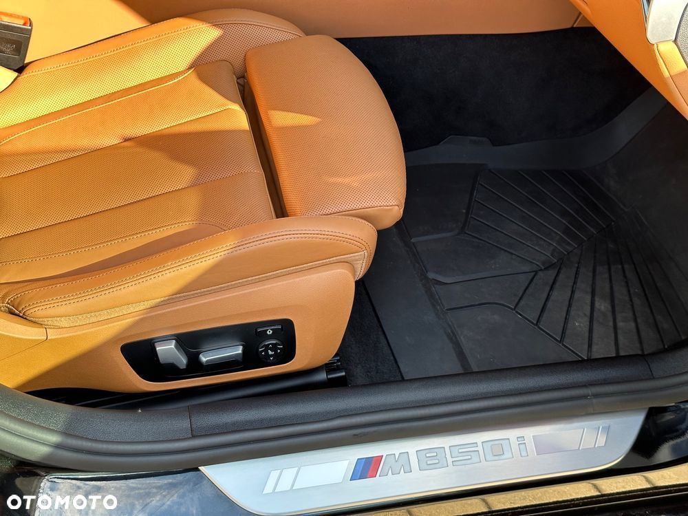 BMW Seria 8 M850i xDrive - 36
