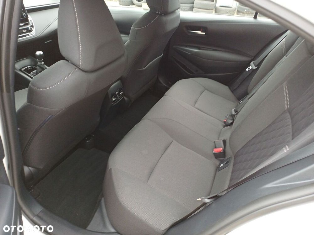 Toyota Corolla - 10