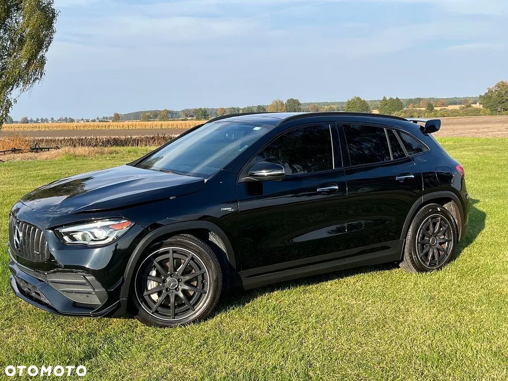 Mercedes-Benz GLA - 8