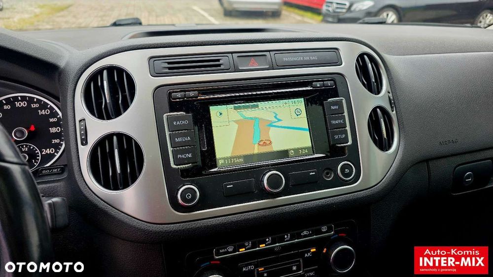 Volkswagen Tiguan - 24