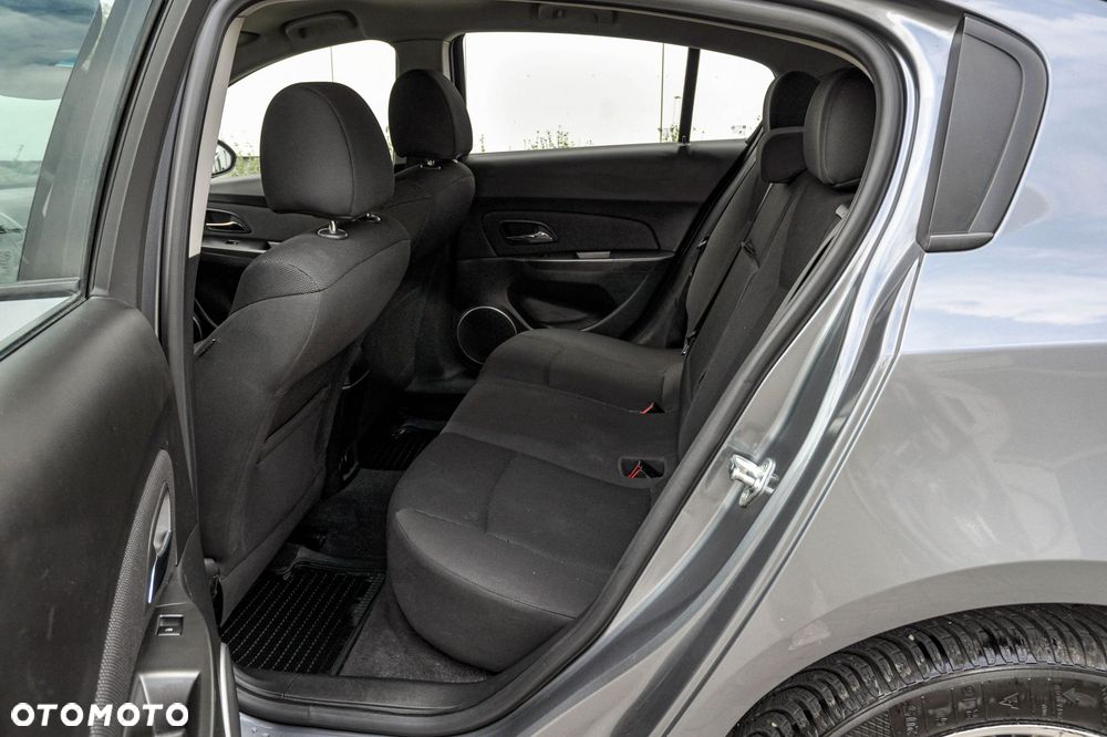 Chevrolet Cruze - 8