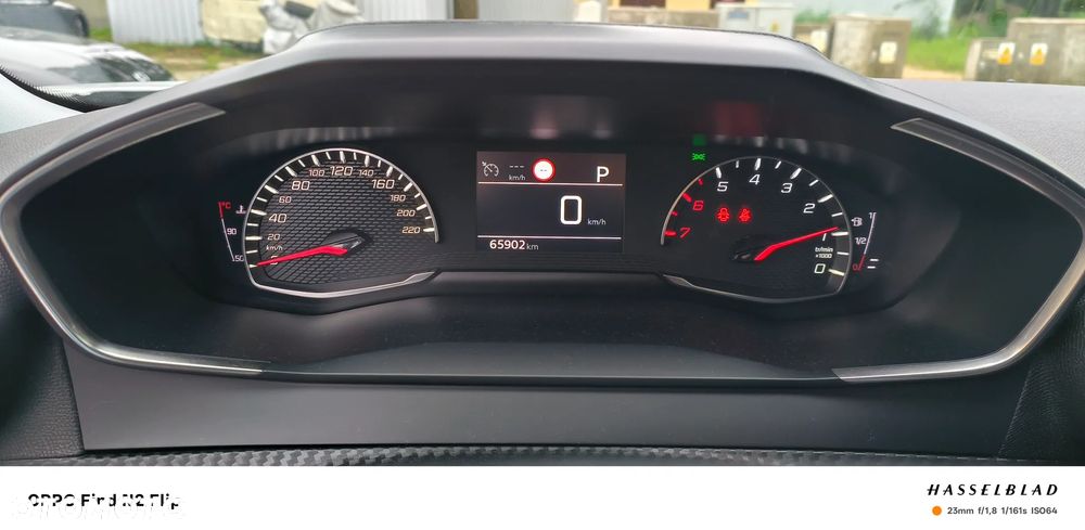 Peugeot 2008 1.2 PureTech Active S&S EAT8 - 10