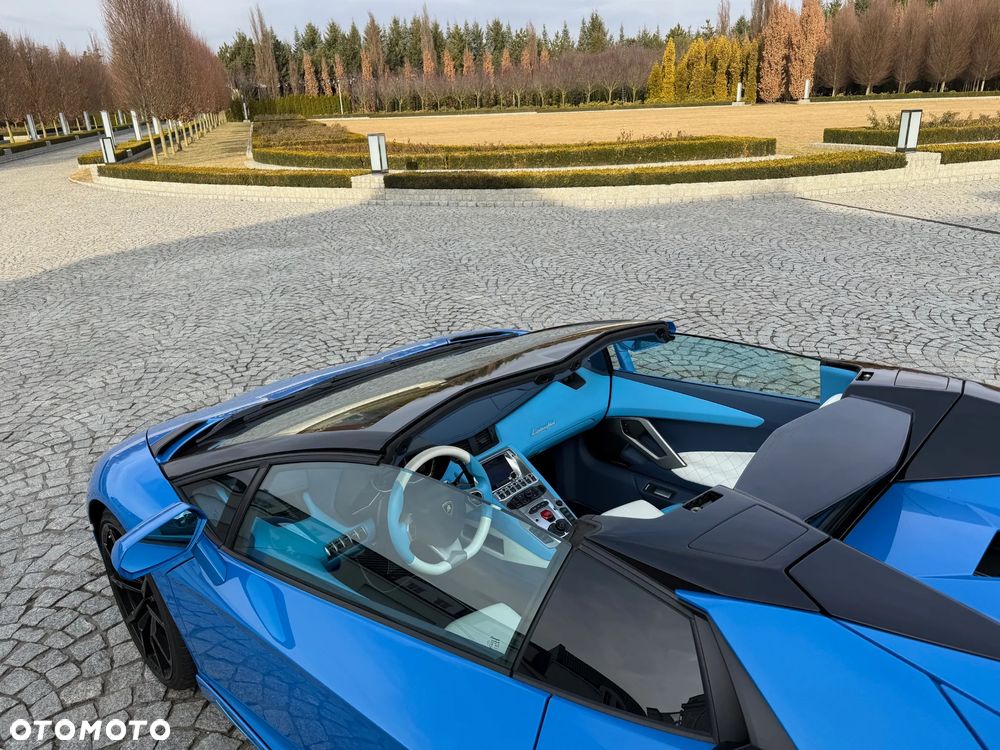 Lamborghini Aventador - 11