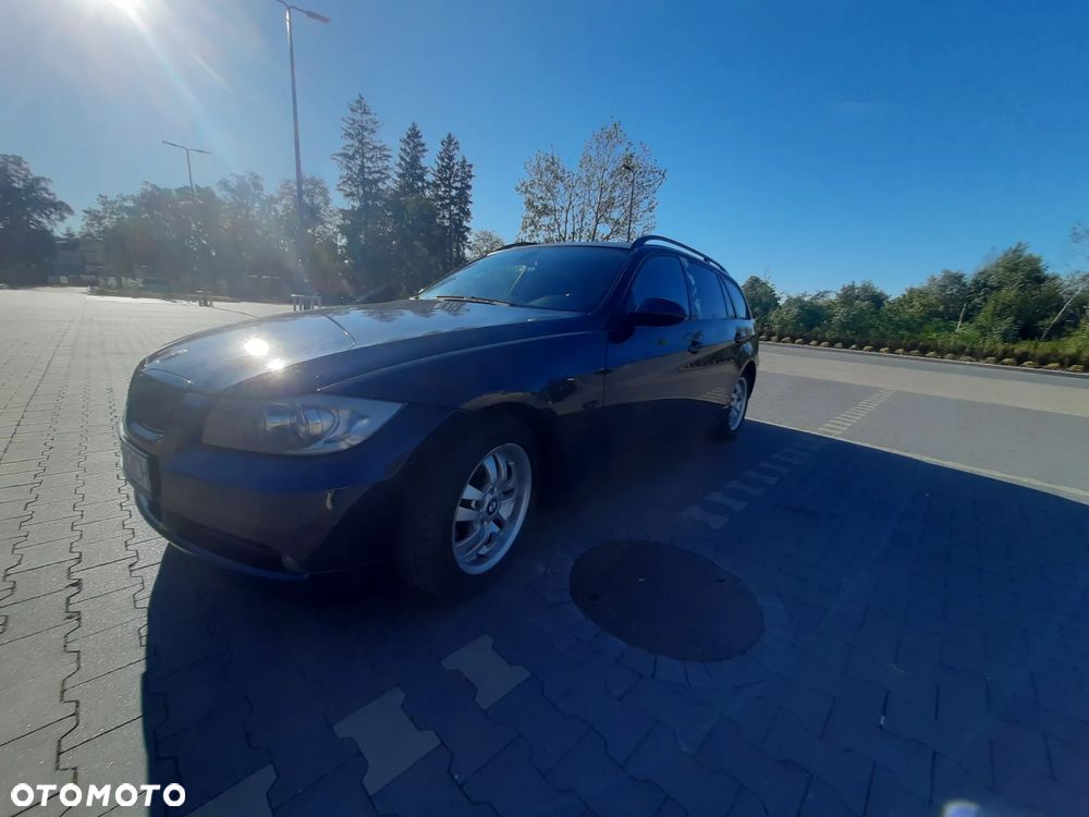 BMW Seria 3 320i - 8