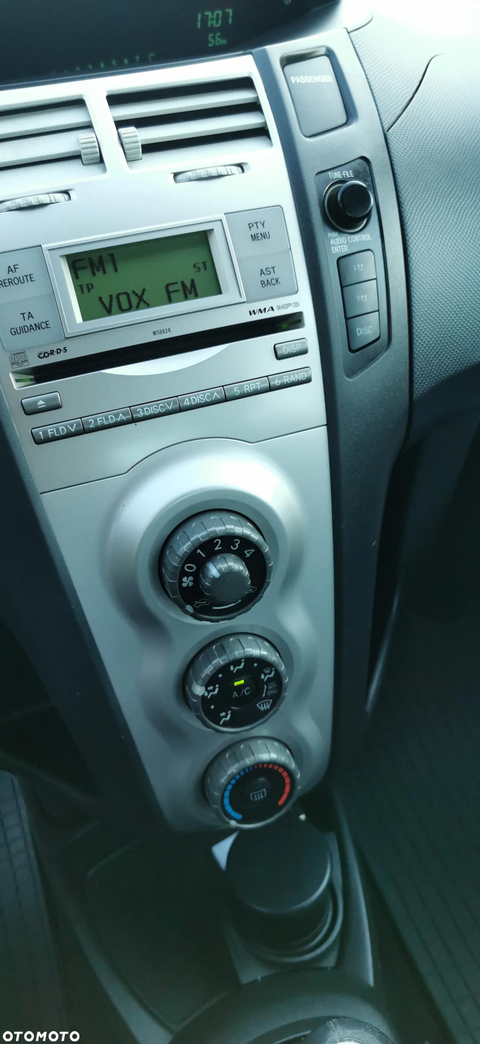 Toyota Yaris 1.3 Sol Premium - 7