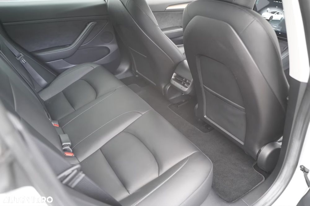 Tesla Model 3 Long Range AWD Premium - 16