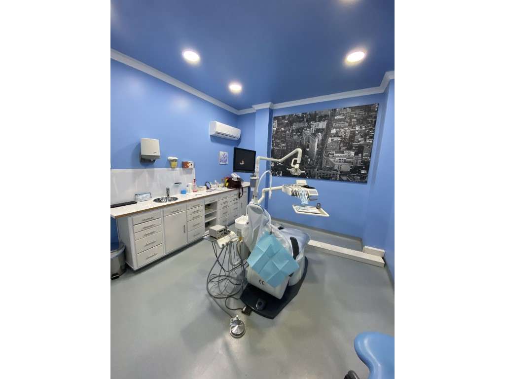 CEDÊNCIA DE POSIÇÃO de Clínica Médica e Dentária / Escritório na Ba... - Grande imagem: 4/35