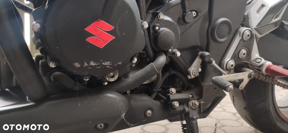 Suzuki GSR - 5