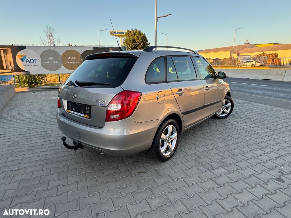 Skoda Fabia 1.6 16V Combi Tiptronic Elegance - 2
