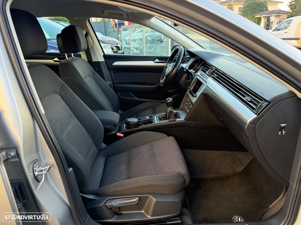 VW Passat 1.6 TDI Highline - 51