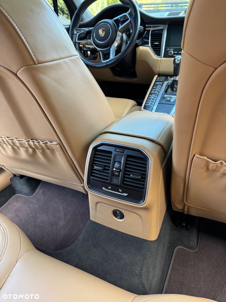 Porsche Macan GTS - 28