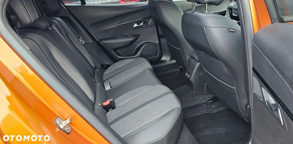 Peugeot 2008 PureTech 130 EAT8 Allure Pack - 17
