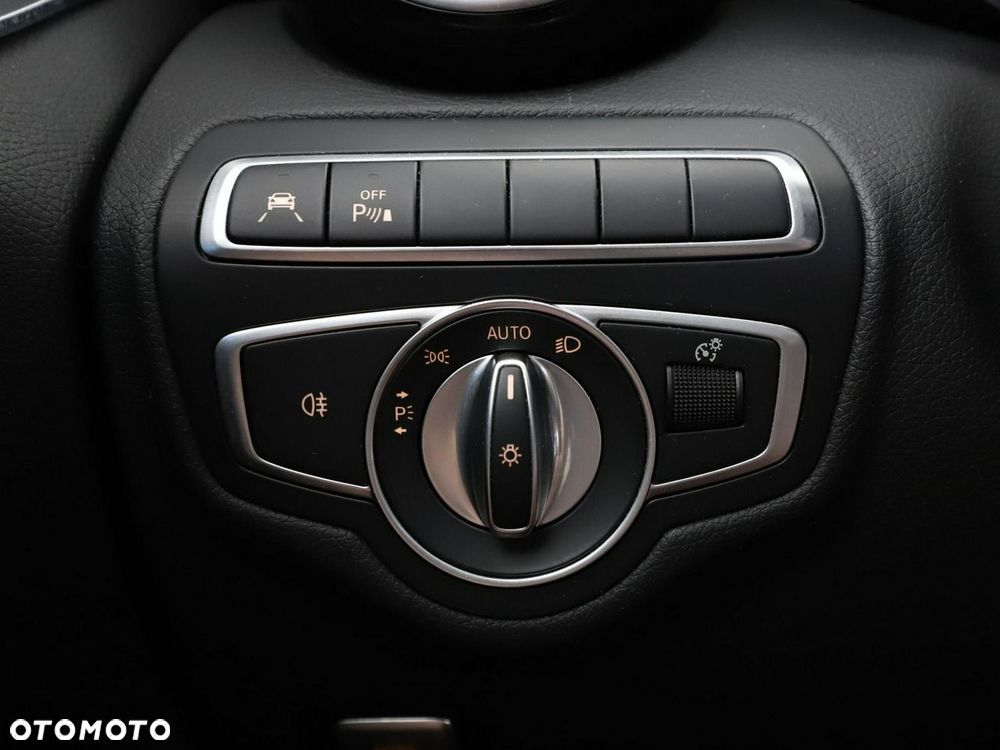 Mercedes-Benz Klasa C 200 4Matic 9G-TRONIC Avantgarde - 33