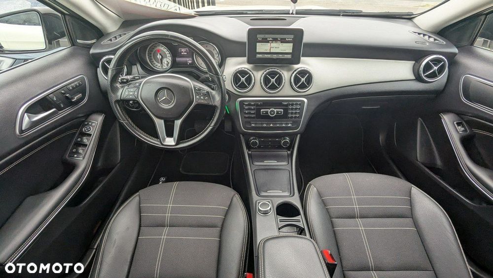 Mercedes-Benz GLA - 17