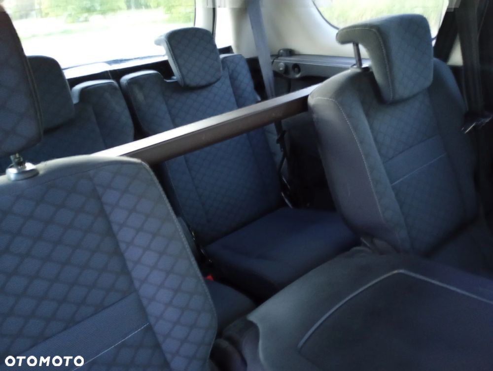 Renault Grand Scenic - 17