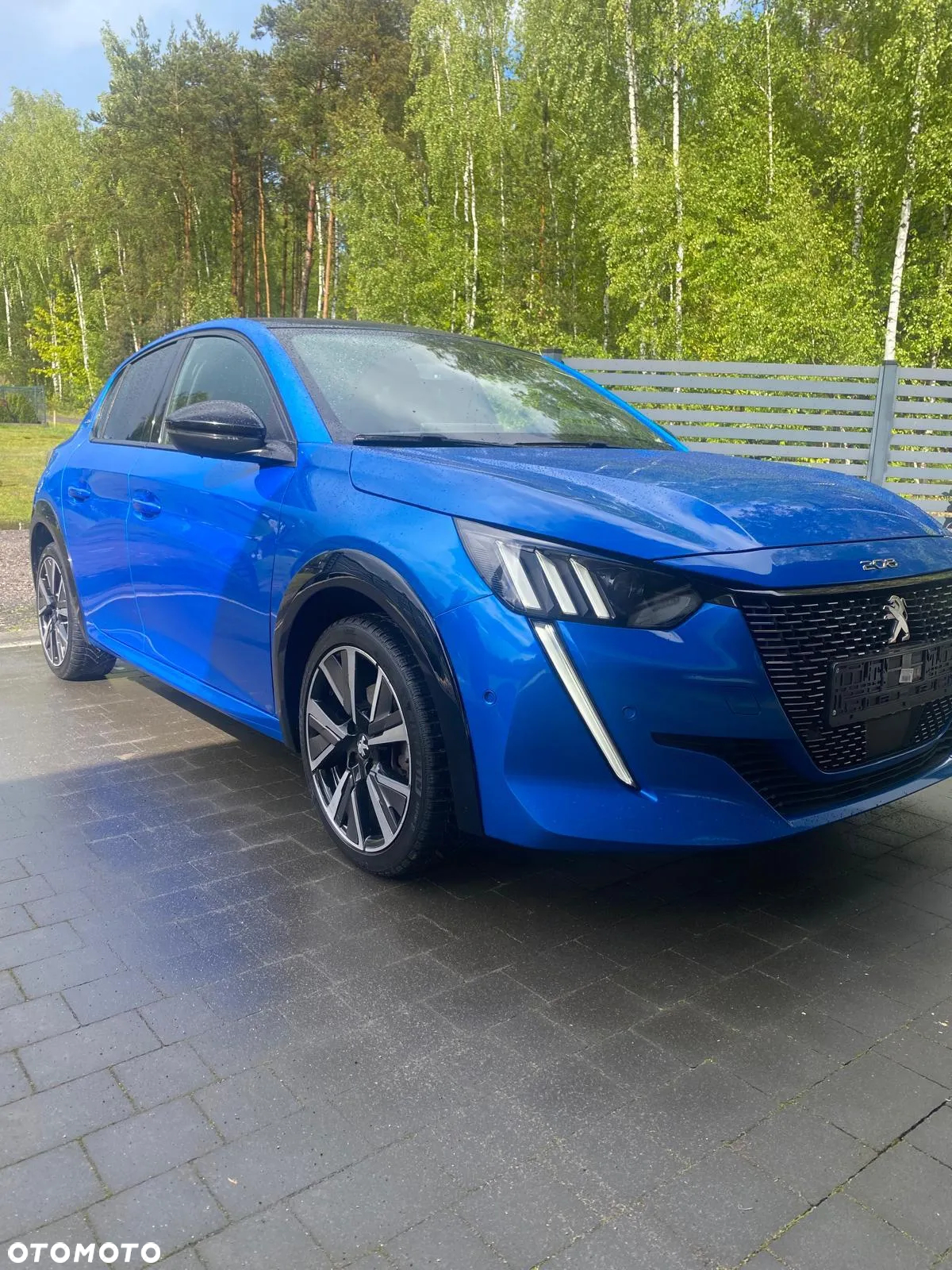 Peugeot 208 - 18