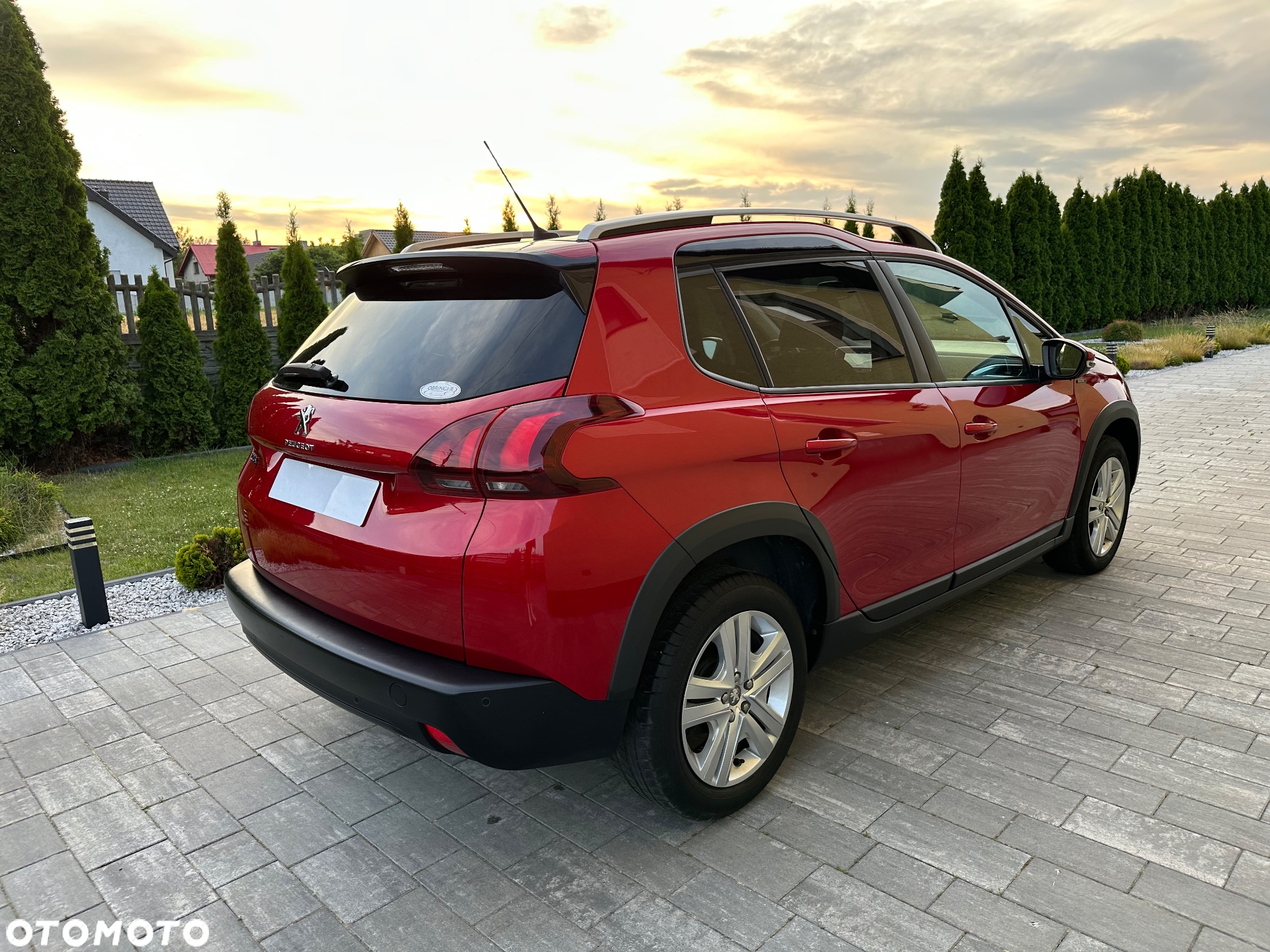 Peugeot 2008 1.2 Pure Tech GPF Signature S&S EAT6 - 8