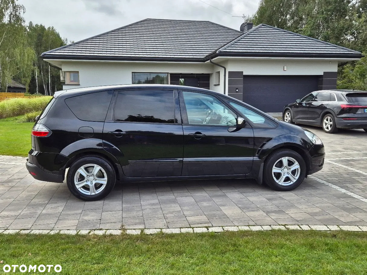 Ford S-Max - 11
