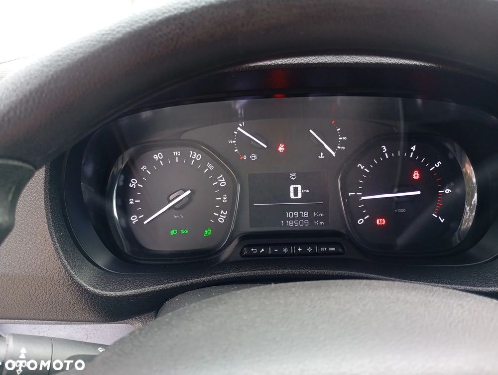 Opel vivaro - 14