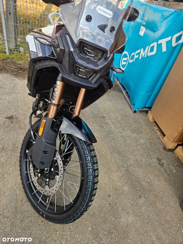 CFMoto MT - 8