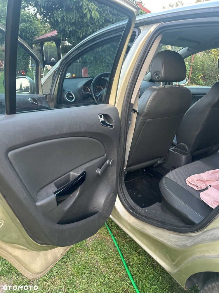 Opel Corsa 1.4 16V Cosmo - 25