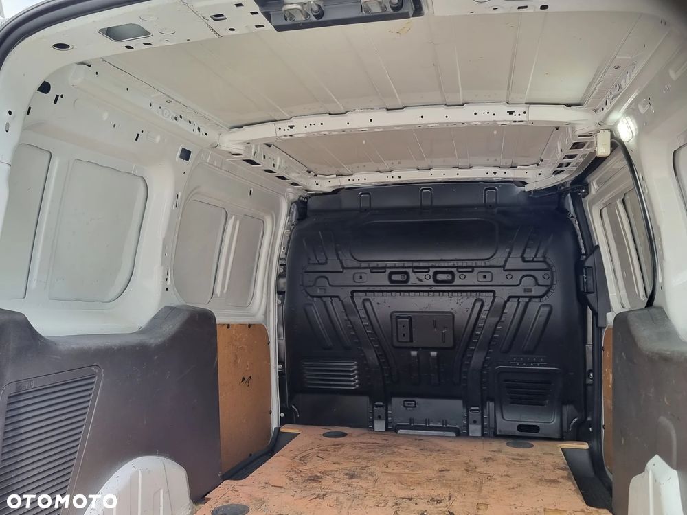 Ford Transit Connect - 15