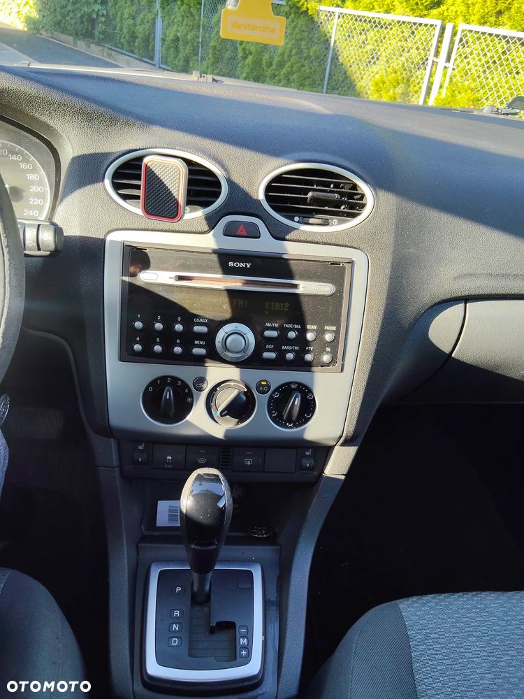 Ford Focus 1.6 16V Trend - 7