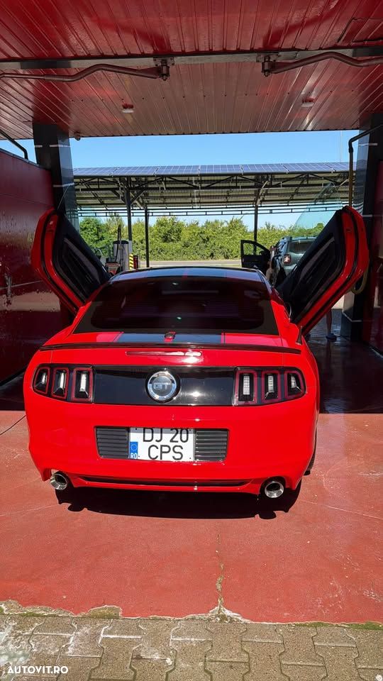 Ford Mustang - 6