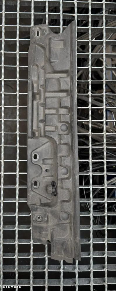 maskownica zawiasów drzwi renault gama T - 1