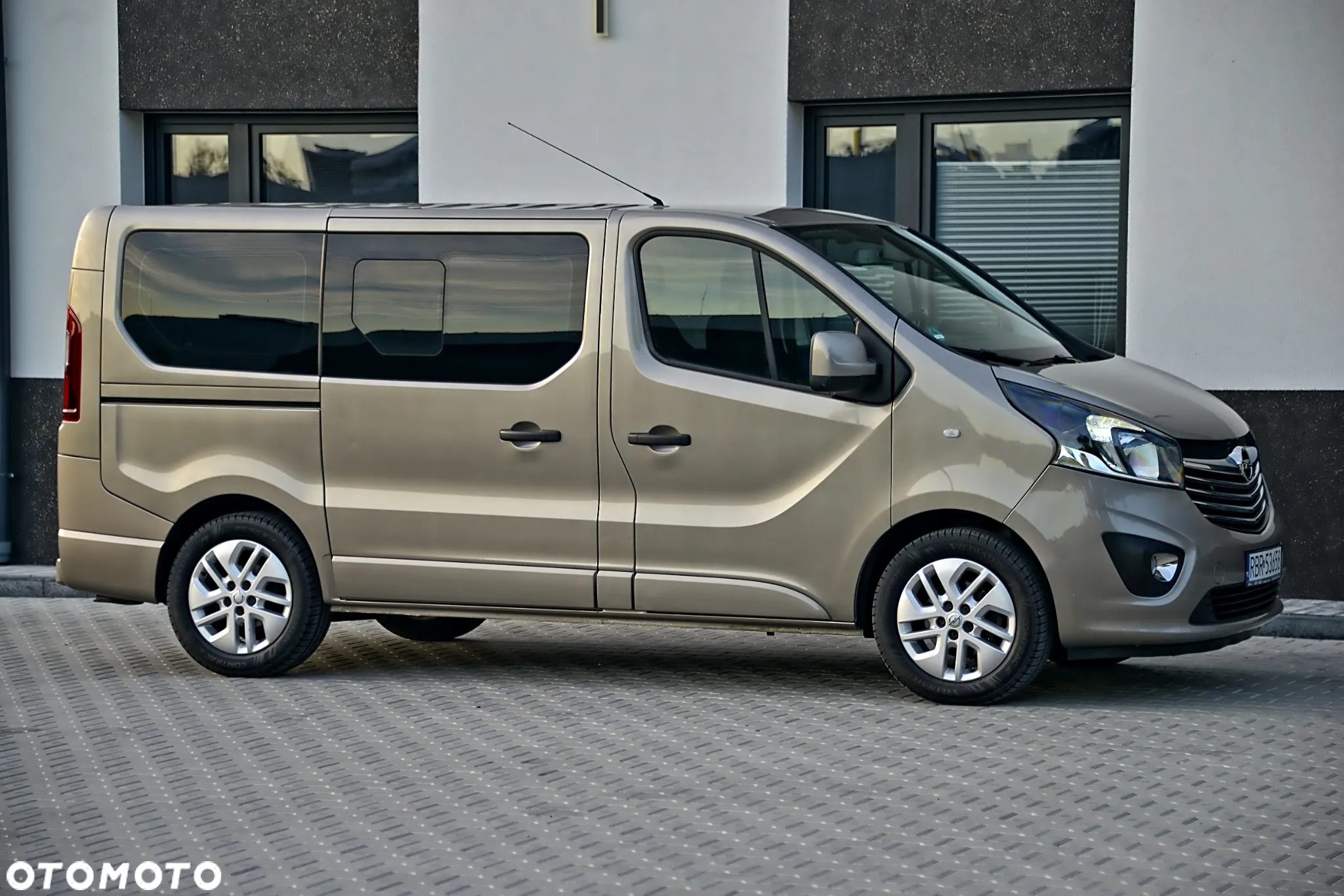 Opel Vivaro - 25