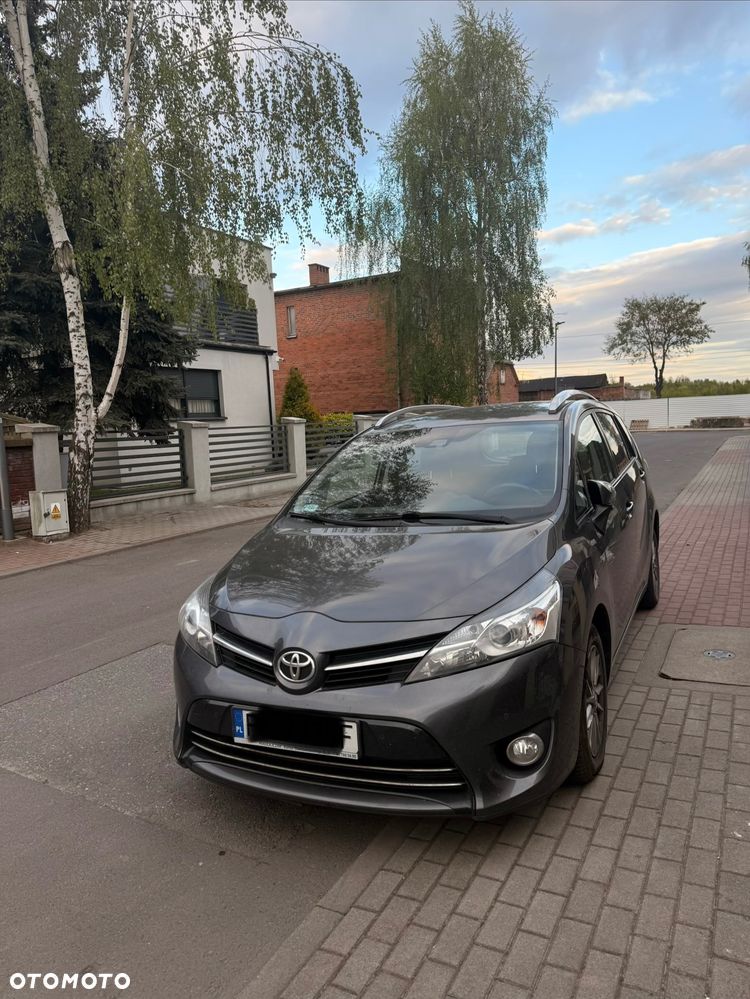 Toyota Verso - 3