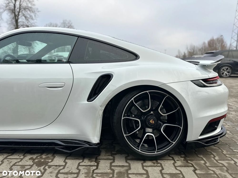 Porsche 911 Turbo S - 6