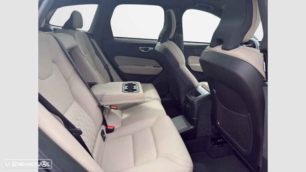 Volvo XC 60 2.0 T6 PHEV Plus Dark AWD - 15