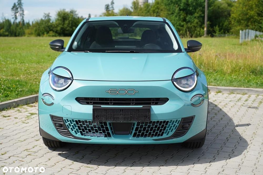 Fiat 600 1.2 Turbo Hybrid Pop eDCT - 2