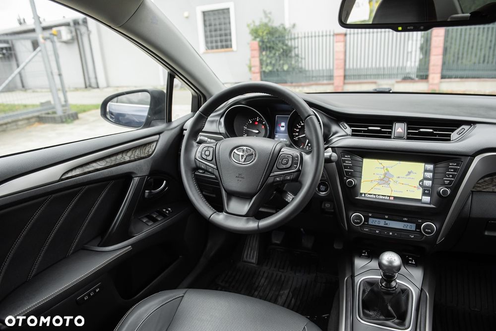 Toyota Avensis Touring Sports 2.0 D-4D Team Deutschland - 28
