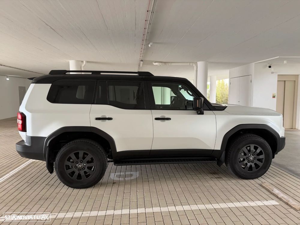Toyota Land Cruiser 2.8 D-4D Mild-Hybrid Auto Executive - 9
