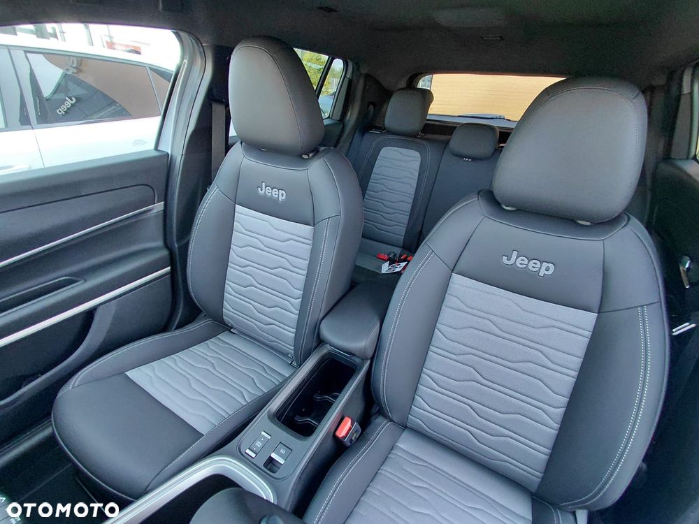 Jeep Avenger 1.2 T3 mHEV Overland 4xe eDCT6 - 23