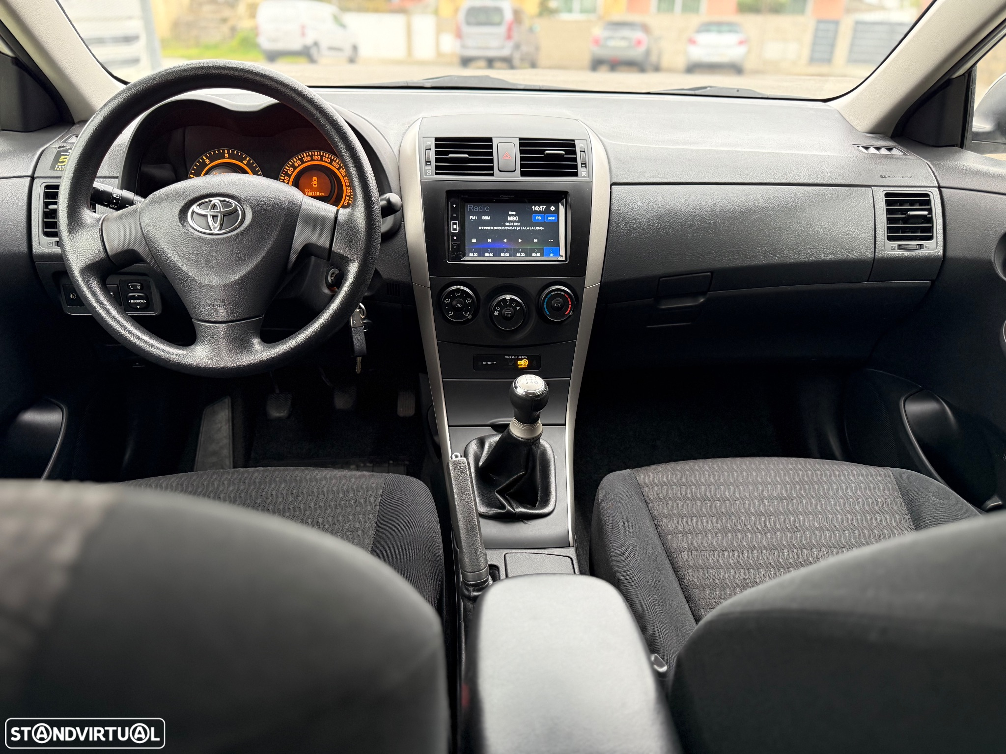 Toyota Corolla 1.4 D-4D Premium Plus - 11