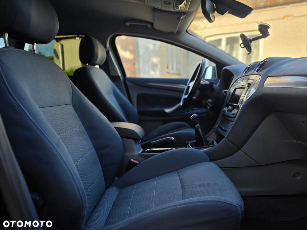 Ford Mondeo - 21
