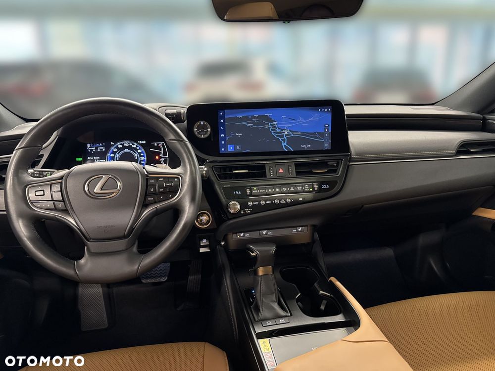 Lexus ES 300h Business Edition - 12