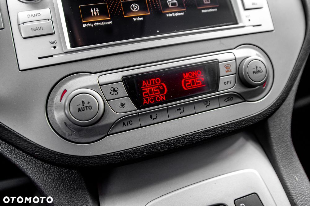 Ford Kuga - 31