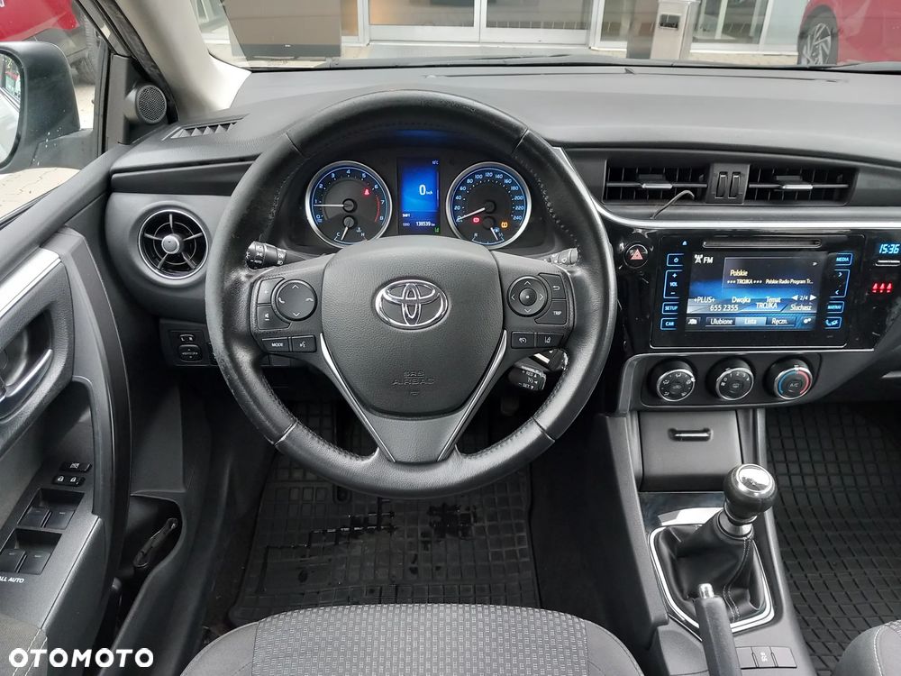 Toyota Corolla 1.6 Classic Plus - 9