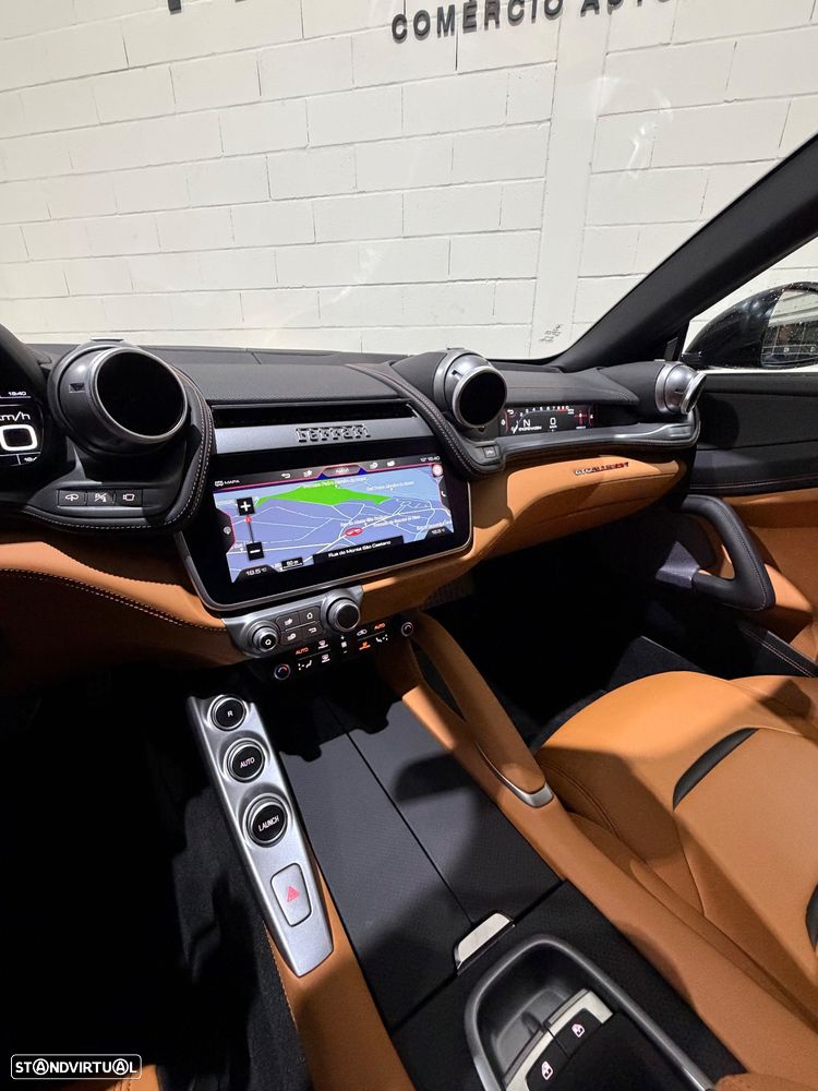 Ferrari GTC4 Lusso - 39