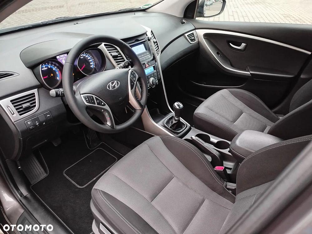 Hyundai i30 1.6 Premium - 8