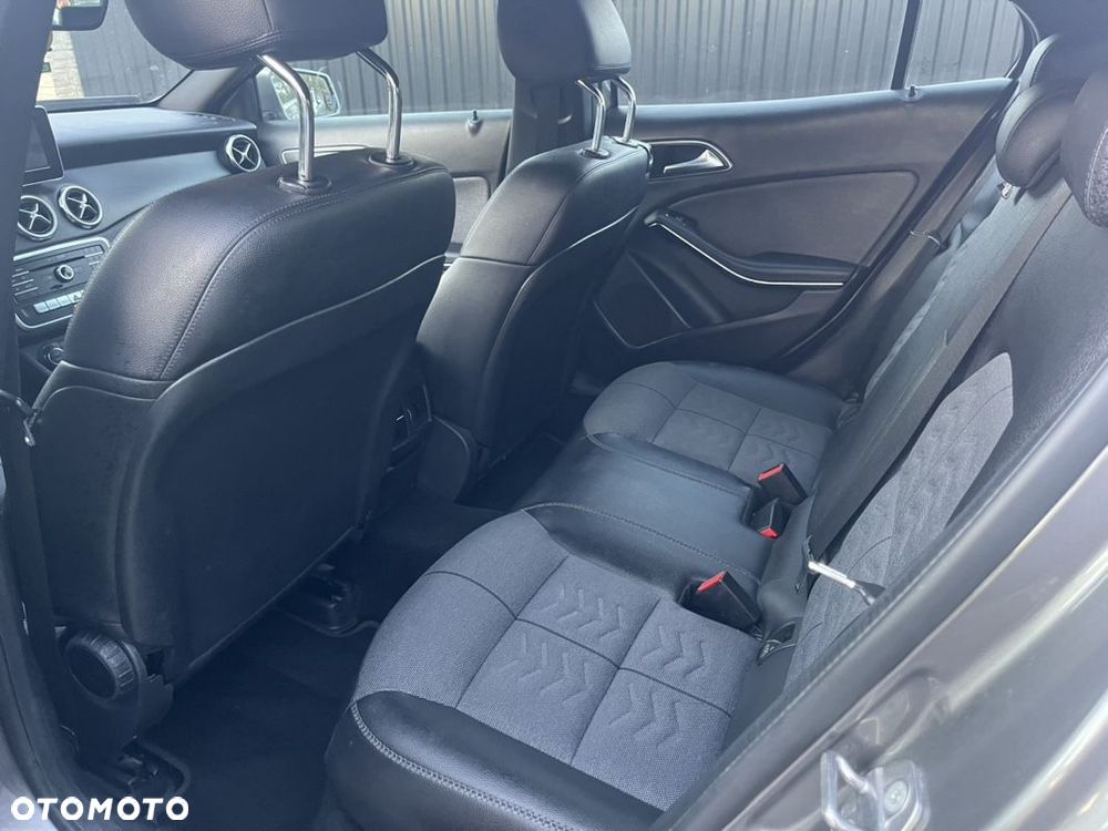 Mercedes-Benz GLA 180 (CDI) d 7G-DCT - 4