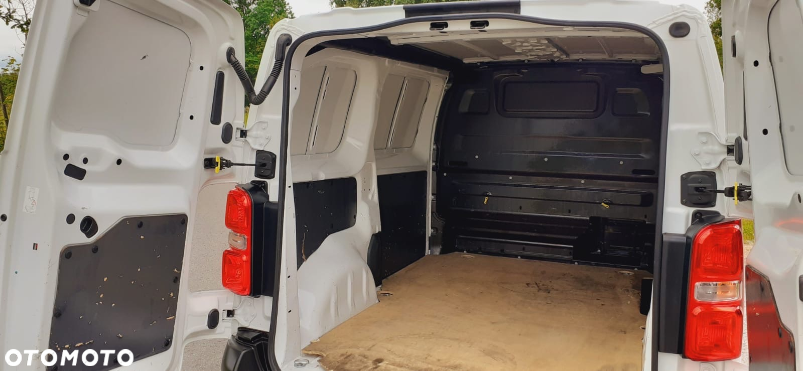 Opel Vivaro - 11