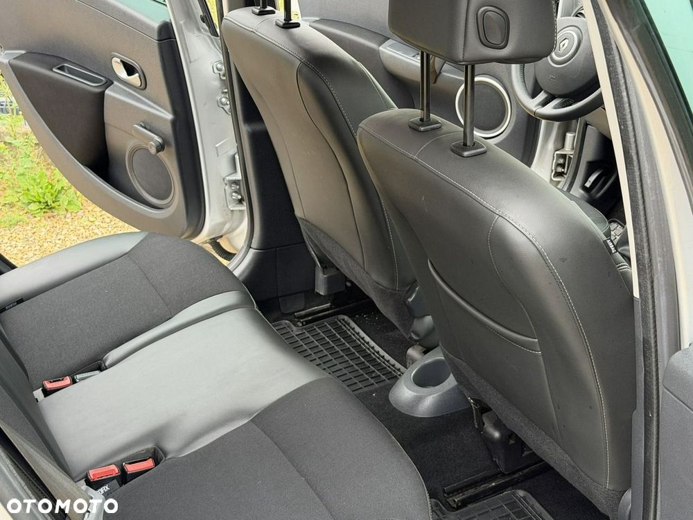Renault Clio - 27