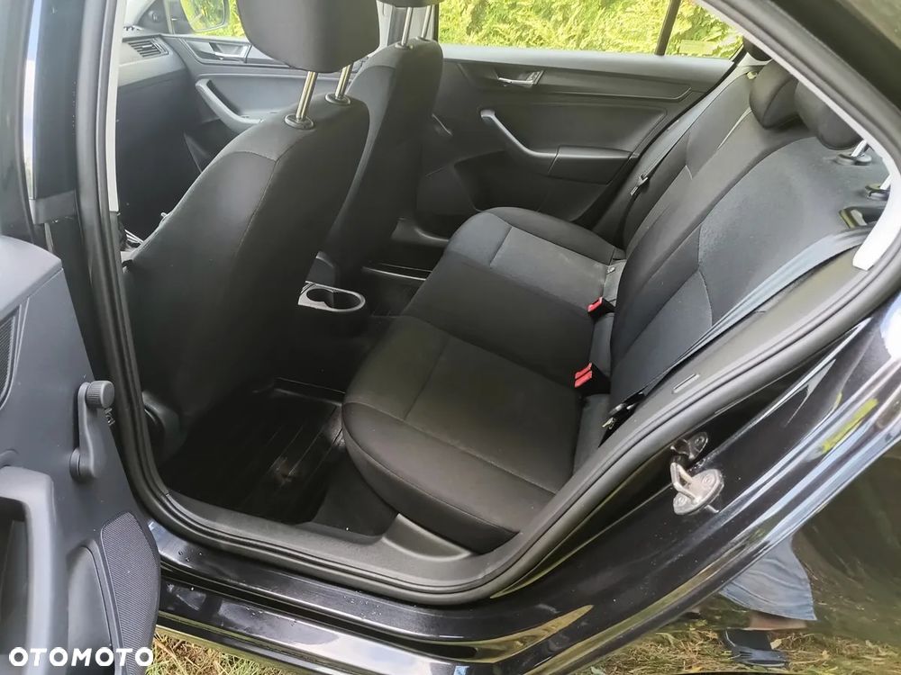 Skoda RAPID 1.0 TSI Active - 12